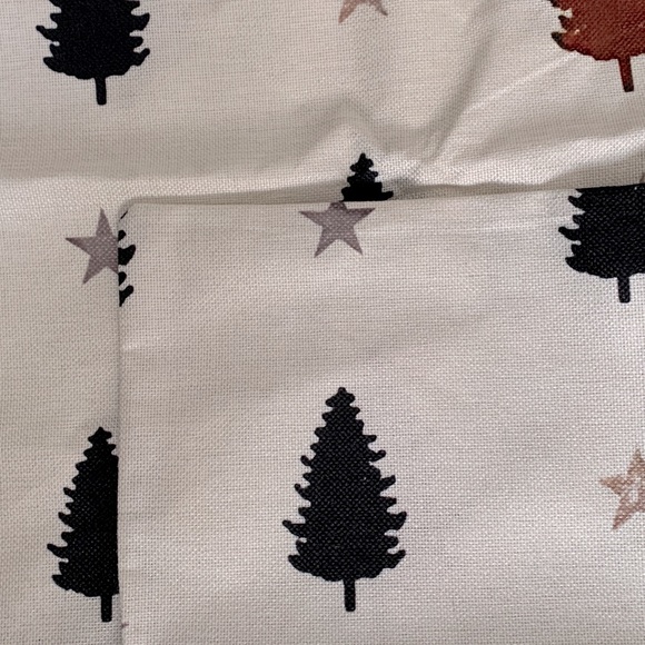 Pair of neutral holiday cushion covers - Picture 2 of 3